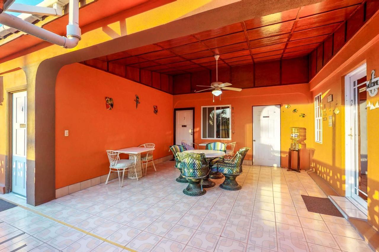 Hummingbird Home Suites San Pedro  Eksteriør billede
