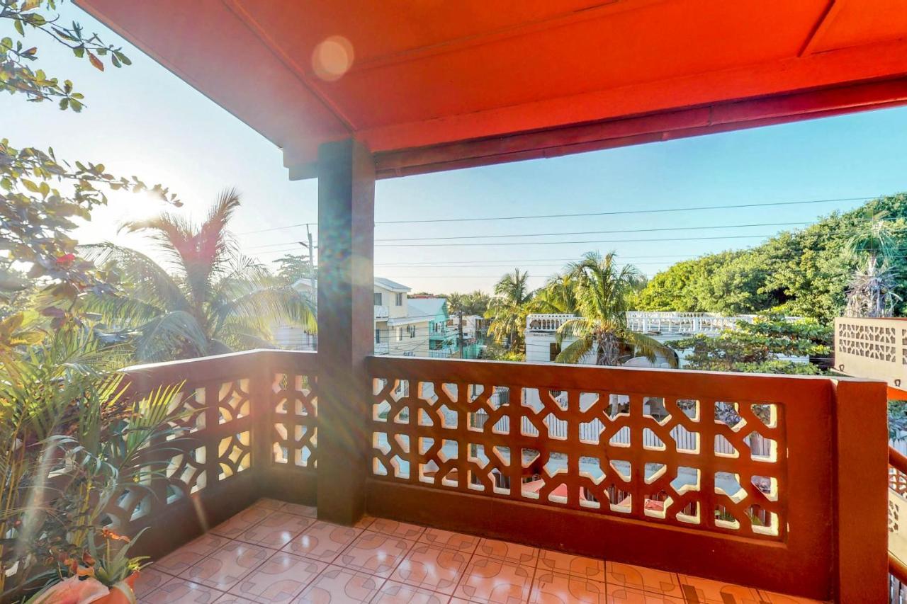 Hummingbird Home Suites San Pedro  Eksteriør billede